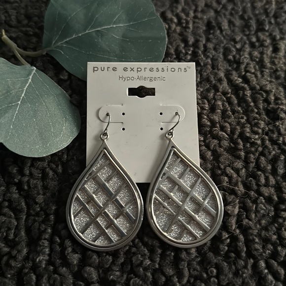 Jewelry - Pure expressions hypo-allergenic silver Dangling earrings!